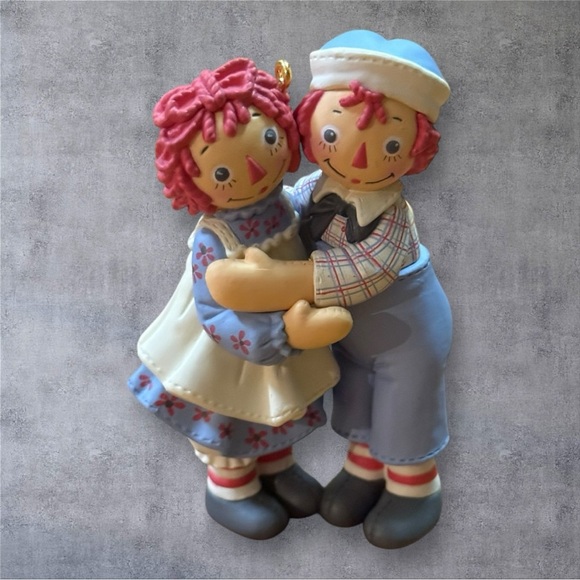 Raggedy Ann & Andy Holiday Hug 2004 Hallmark Keepsake Christmas Ornament - Picture 3 of 5